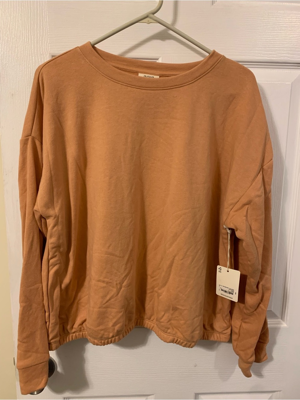 a.n.a. NWT’s size XL lightweight pullover sweatshirt
